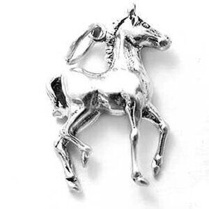 HORSE IN MID-TROT CHARM IN STERLING SILVER.